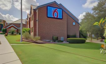 Motel 6 San Antonio, TX - Medical Center South