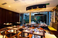 Hotel Urban Falatehan Blok M