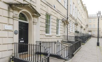 YourApartment | 4 Berkeley Square