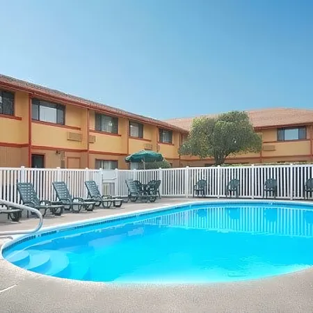 Quality Inn & Suites Medford Airport