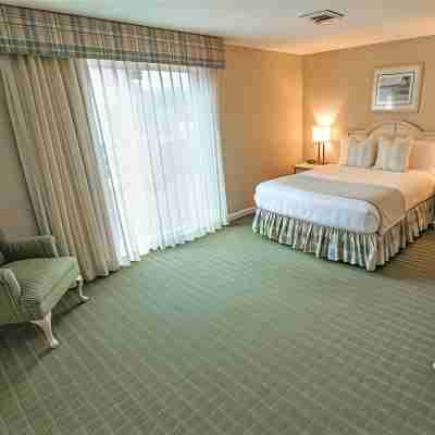 Cape Winds Resort, a VRI Resort Rooms