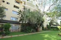 Mimosa Court Apartments