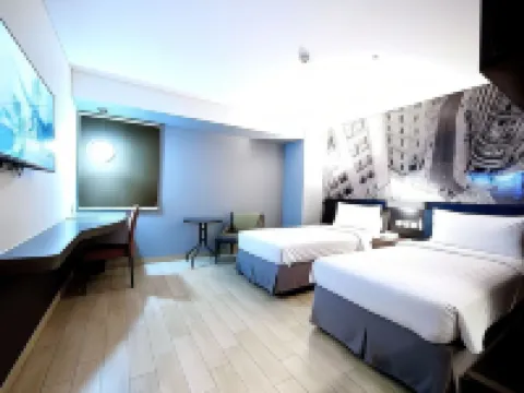 HORU Hotel Mangga Dua Square Hotels near Sea World Ancol