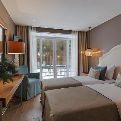 Vania Rooms (Ваня Румс) Отели рядом с достопримечательностью «Стадион Торпедо»