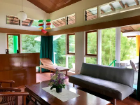 Hotel Azaya バンドゥンガンのホテル