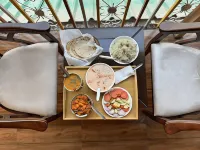 Hostay Tirthan Hotels in Chippni