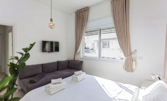 2 Bedroom Apartment by Hilton Beach
