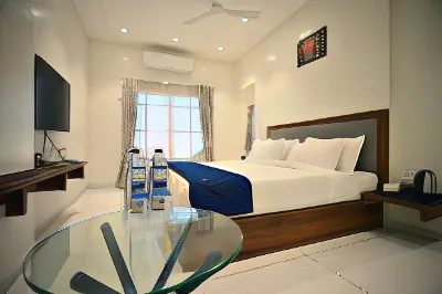 The Sky Land Hotel & Restaurant فنادق في Osmanabad