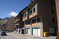 Apartamentos Borruscall Hotels near Telecabina Pas de la Casa