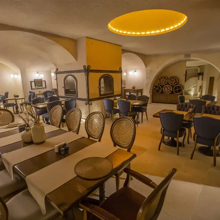 Nino Cave Suites