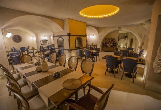 니노 케이브 스위트