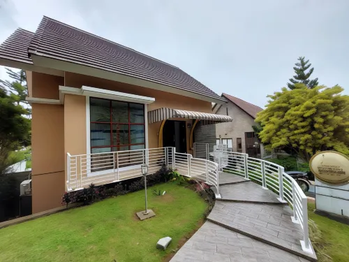 Villa Kota Bunga DD5-23 - 3Br with Pool by Zahra Al-Jazeerah