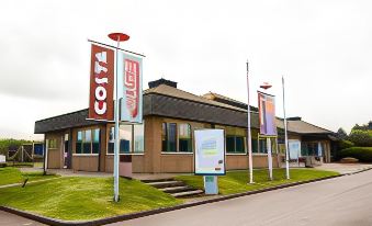 Days Inn by Wyndham Sutton Scotney South