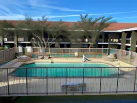 La Quinta Inn by Wyndham Tyler - Pools