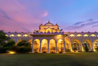 Gulaab Niwaas Palace Отели рядом с достопримечательностью «Atmeshwar Temple»