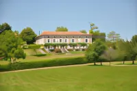 Domaine de Puyrousse Отели в г. Пийак
