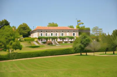 Domaine de Puyrousse Hotels in Verteillac