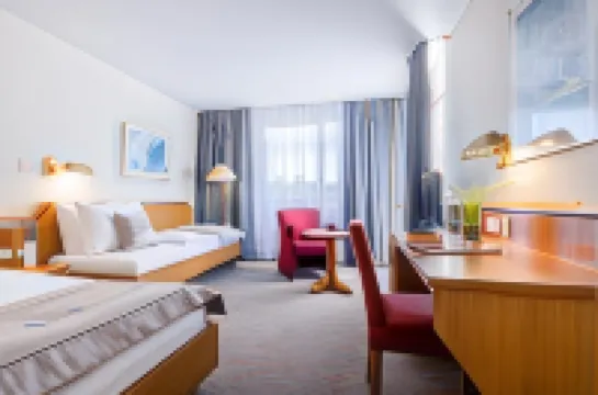 홀리데이 인 - 더 뉴, 블레이드 졸링겐 바이 IHG