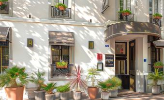 Hotel De La Porte Dorée