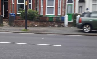 Homely 4-Bed House in Manchester
