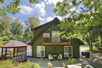 Lil Black Bear Inn Hotels in Brown County