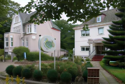 Hotel Schmidt Hotels near Fink II U-Boot-Bunker
