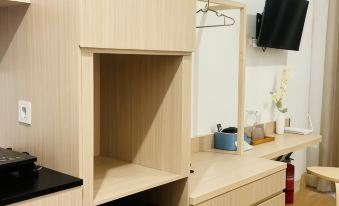 Lovely Japanese-Themed Apartment Transpark Juanda Bekasi
