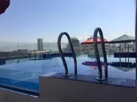 Midtown Hotel & Suites - Pools