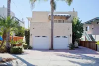 Updated 2 Bedroom Lantern District Condo All on 1 Level. Walk to Beaches/Harbor. Hôtels à proximité de : Salt Creek Beach