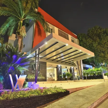 Washington Plaza