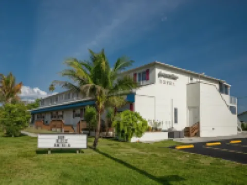 Captain's Table Hotel by Everglades Adventures Hotels in Collier County