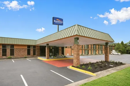 Baymont by Wyndham Salem Roanoke Area Отели рядом с достопримечательностью «Парк Риверсайд»