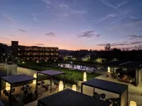 Como Hills Hotel Hotels near Silk Museum