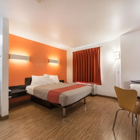 Motel 6-Dallas, TX - Northeast Отели рядом с достопримечательностью «Парк Уайт Рок Лейк»