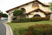 Cozy Inn Hotel berhampiran Parsons Field