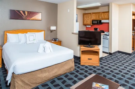 TownePlace Suites Anaheim Maingate Near Angel Stadium Отели рядом со станцией Анахайм Риджинал Транспортейшен Интермодал Сентер