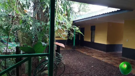 Perla Verde Hostel y Tours en la Zona