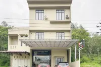 RedDoorz Syariah Near Taman Kopi Gayo Hotels near Lake Laut Tawar