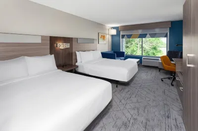 Holiday Inn Express & Suites Reedsburg – Dells Area Hotels in 