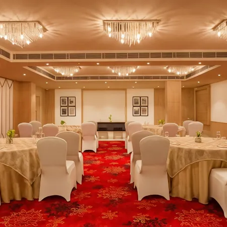 Red Fox by Lemon Tree Hotels, Dehradun