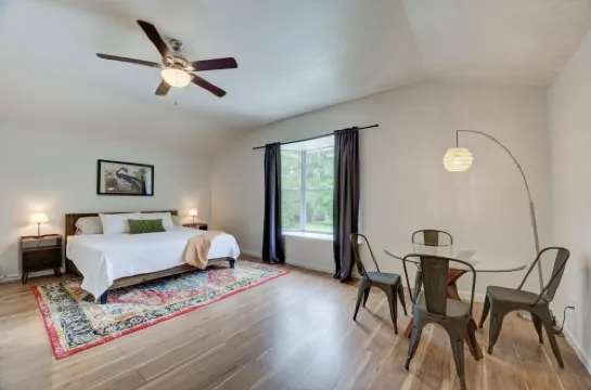 Cute 2B/1Ba Apartment in South Highlands!