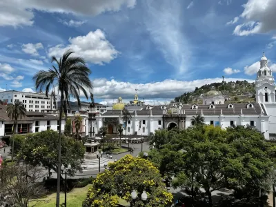 Plaza Grande Hotel Hotel dekat Atahualpa Olympic Stadium