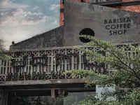 Montagne Regency Hotels near សេះសមុទ្របាញ់ទឹក