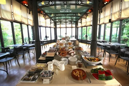 Hotel Villa Beccaris Отели в г. Монфорте-д'Альба