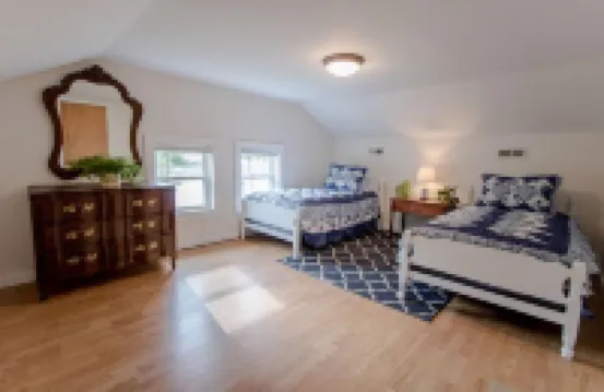 Charming Cottage in town~on Appalachian Trail~Mountain Views~ Hotels in Hot Springs