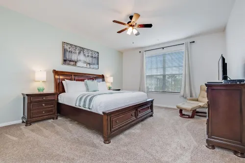 Spacious 3Bd/2ba Home with Balcony - Close to Universal and Convention Center! 3vc305
