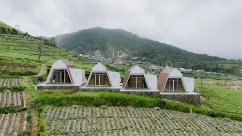 Dieng Khatulistiwa by Travelink