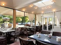 The Vic, Ascend Hotel Collection