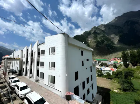 Hotel Home Отели рядом с достопримечательностью «Naran Valley»