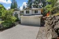 Beautiful 1Br Condo at Cozy & Safe Neighbourhood